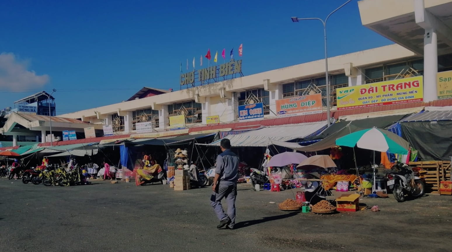 Tinh Bien International Border Market